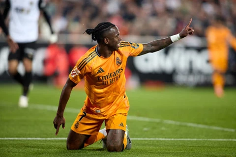 قد يغيب عن السوبر الإسباني.. ما هي فترة غياب فينيسيوس بعد طرده أمام فالنسيا؟